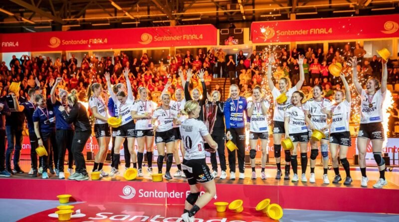 Santader Kupagyőztes a Team Esbjerg csapata Fotó/Kiemelt kép: https://tophaandbold.dk/