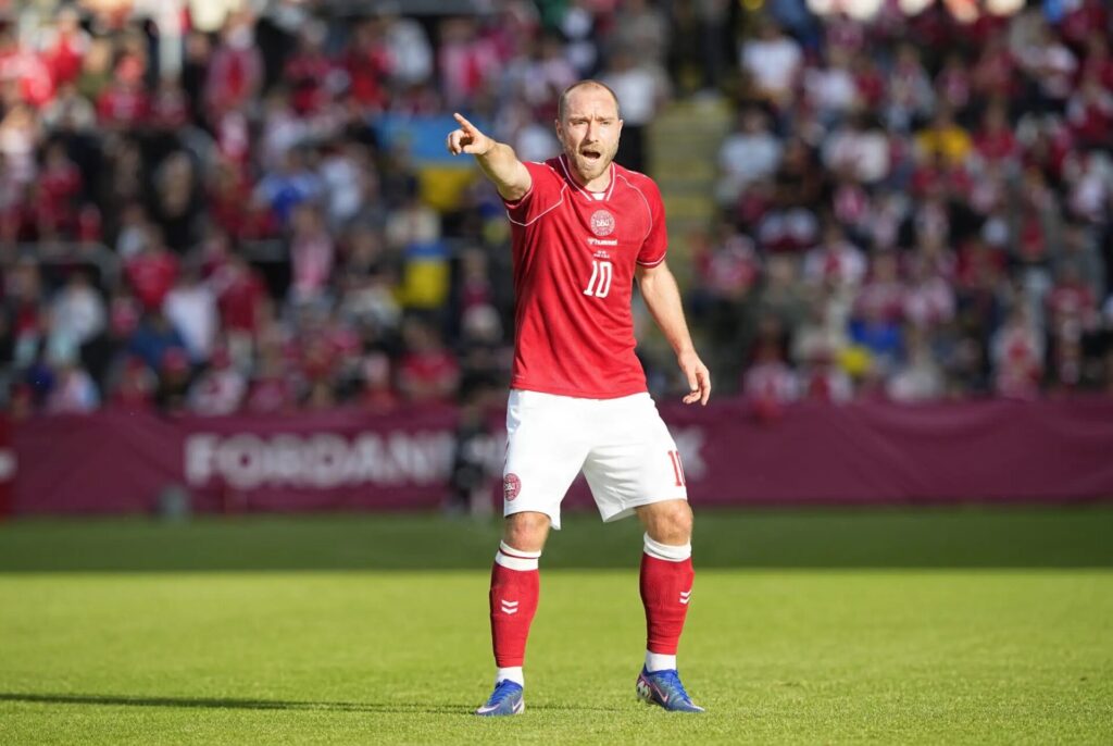 Christian Eriksen vasárnap este összeesett a dán labdarúgó-válogatott Ukrajna elleni felkészülési mérkőzésén. Fotó: Bo Amstrup / Ritzau Scanpix