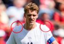 OLDALSZARVAK: A Nike elismeri, hogy a mezek vállrészére nem lett volna szabad ilyen „szarvakat” tervezni. FOTÓ: FREDRIK VARFJELL / NTB