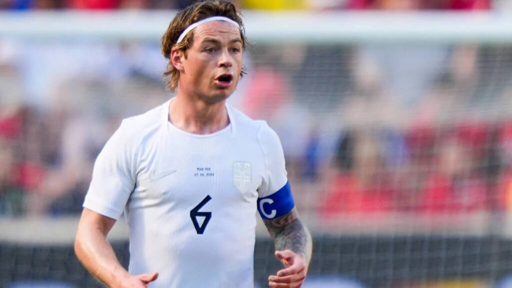 ÉSZREVETTE A HIBÁT: Patrick Berg egyértelművé tette, hogy ő is észrevette a mezeken található hibát. FOTÓ: FREDRIK VARFJELL / NTB